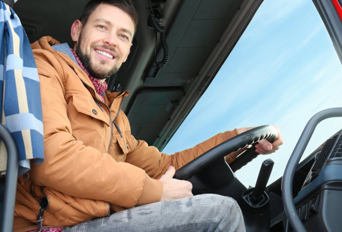 Edad-para-obtener-el-permiso-para-conducir-camiones