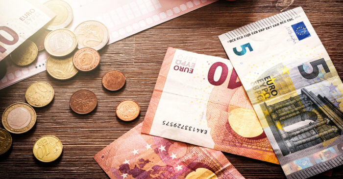 operaciones en efectivo destacada