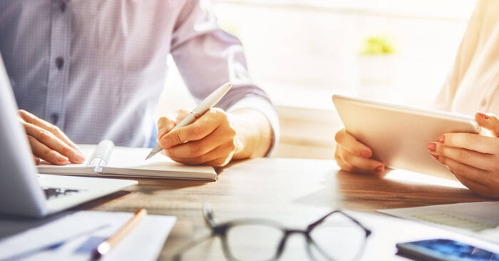 empresarios en una reunión