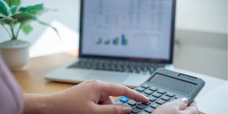 salario por hora trabajada_d salario por hora trabajada_d